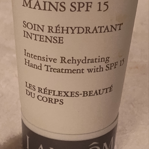 NEW! Lancome Paris Hand Treatment 3.4oz - Picture 2 of 7